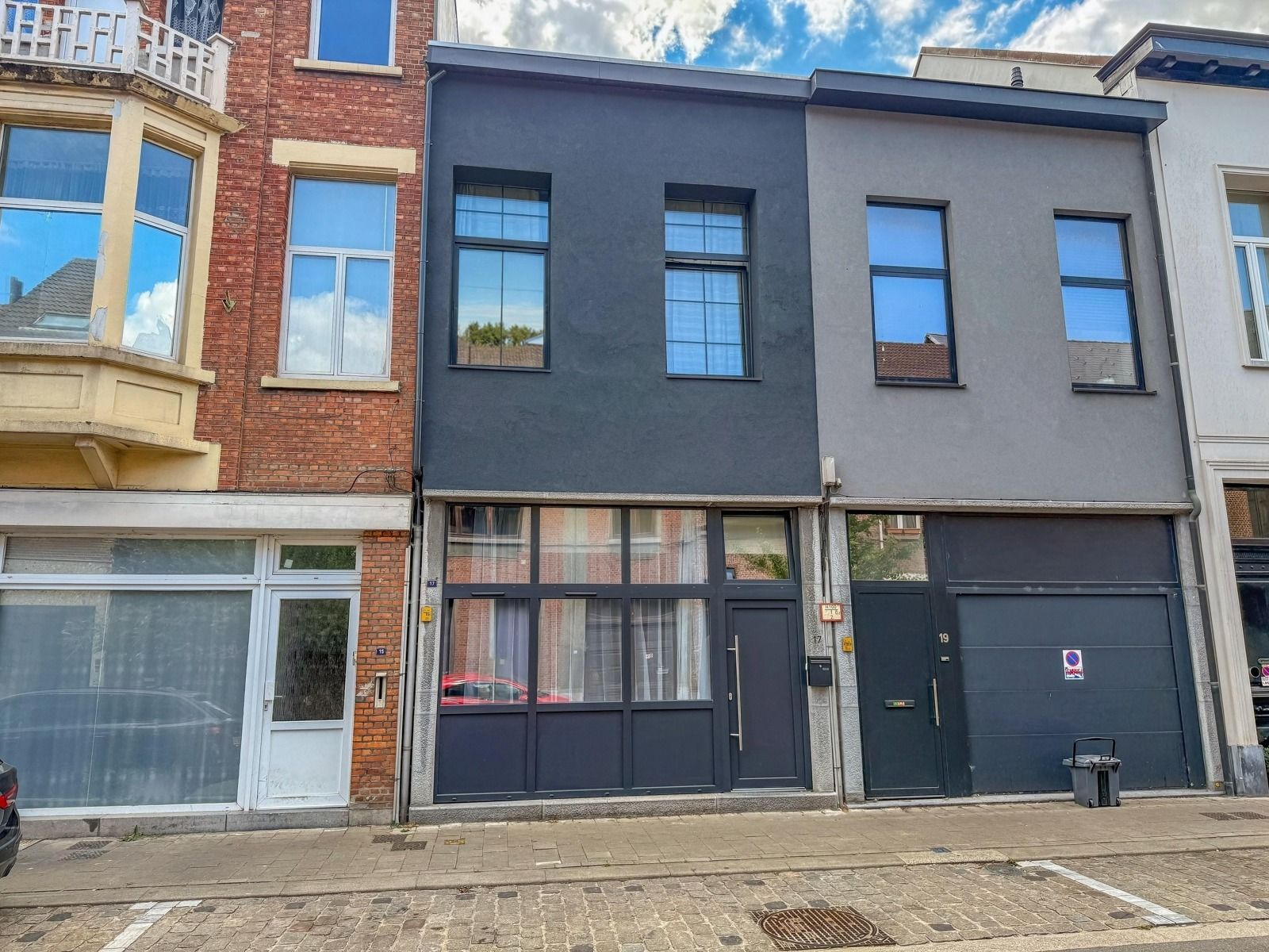 Ruime woning te koop in hartje Temse foto {{pictureIndex}}