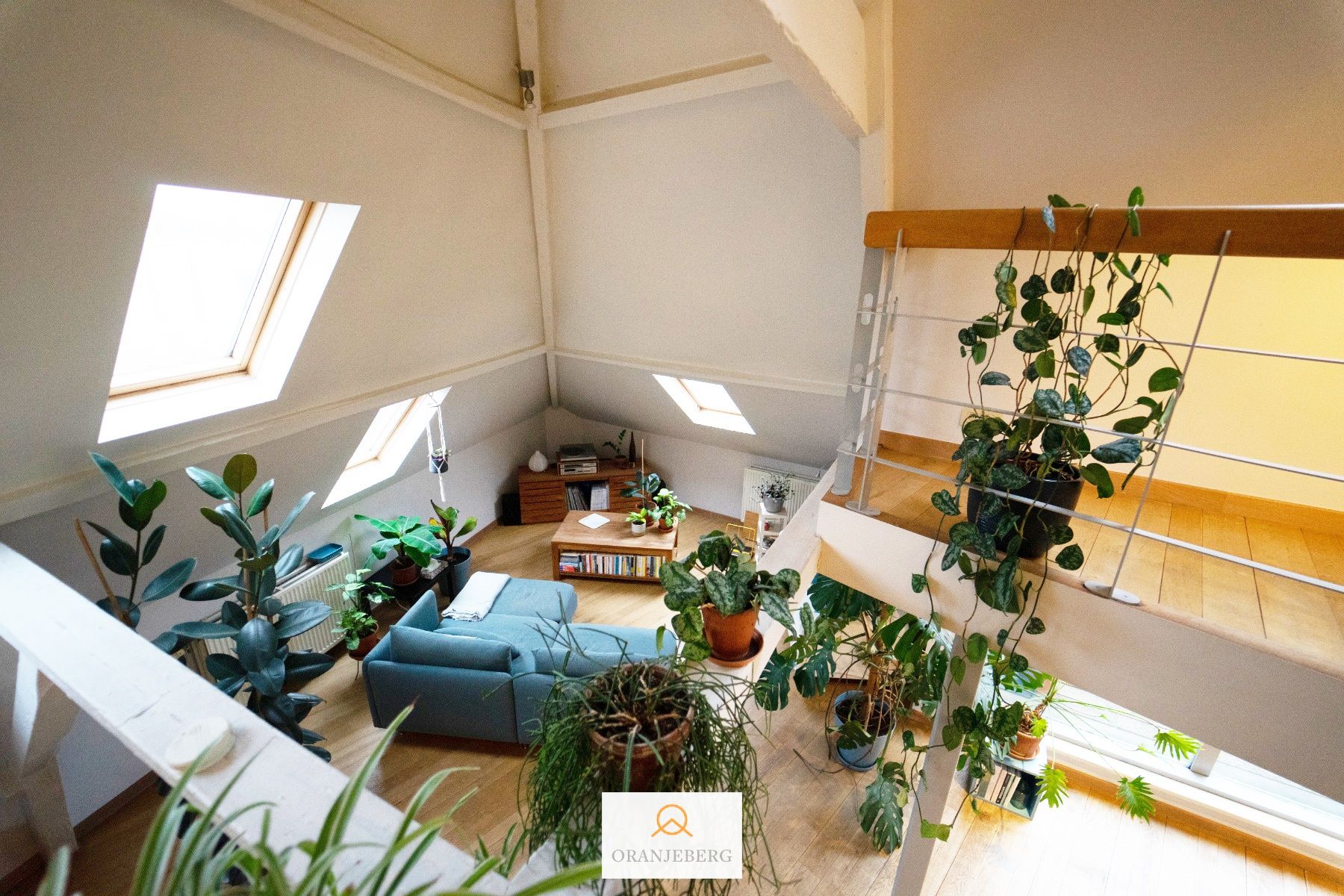 Prachtig BEMEUBELD dakappartement met terras vlakbij Zuid foto 14
