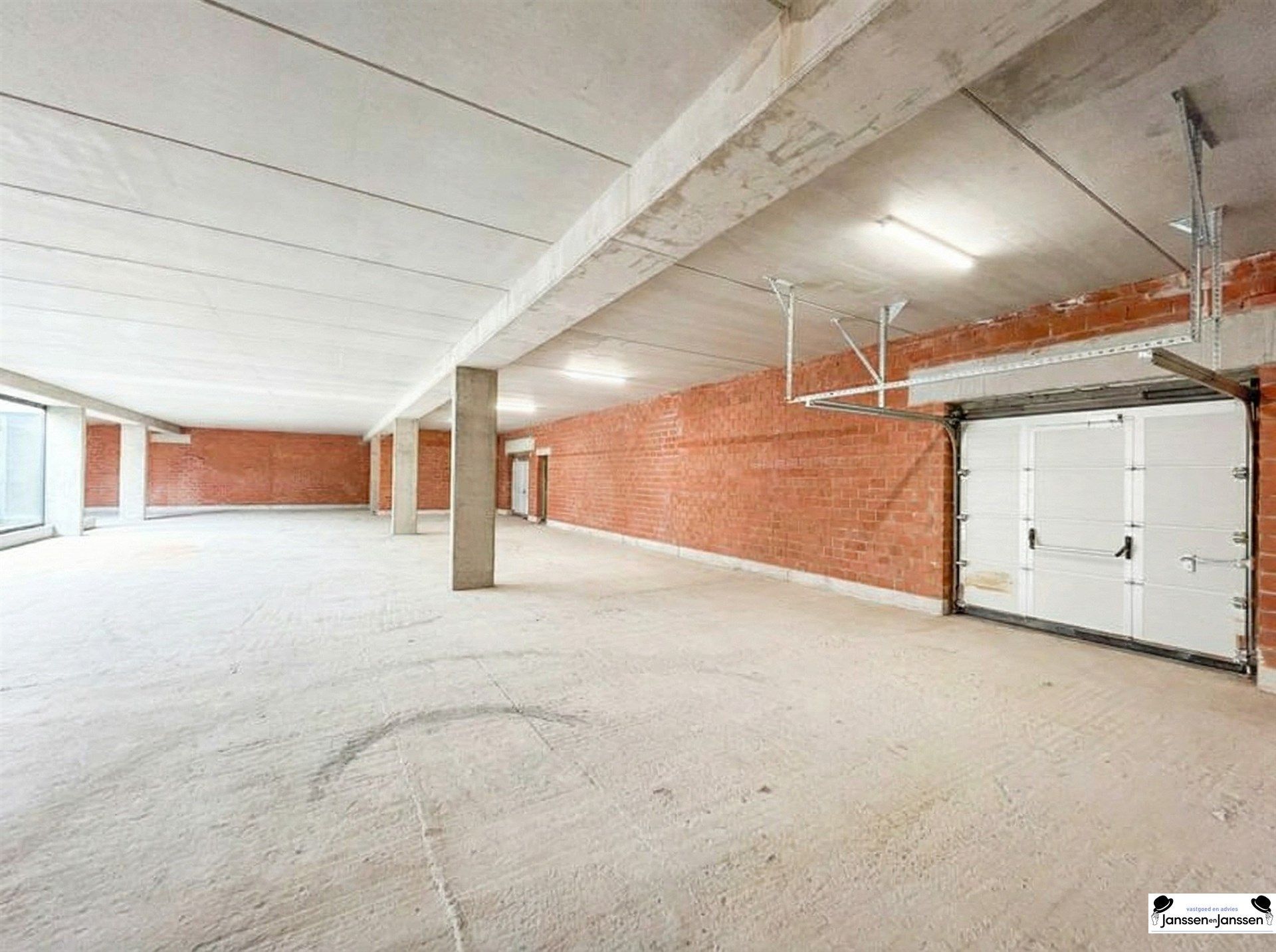 Commercieel gelijkvloers in het centrum van Brasschaat foto 8