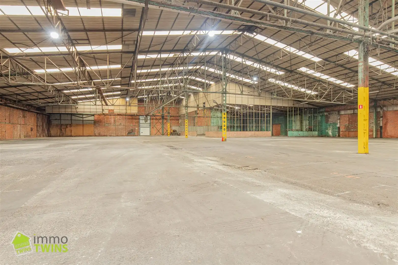 Uitzonderlijk ruim industrieel magazijn van ca. 6.900 m² te huur in Schoonaarde foto 17