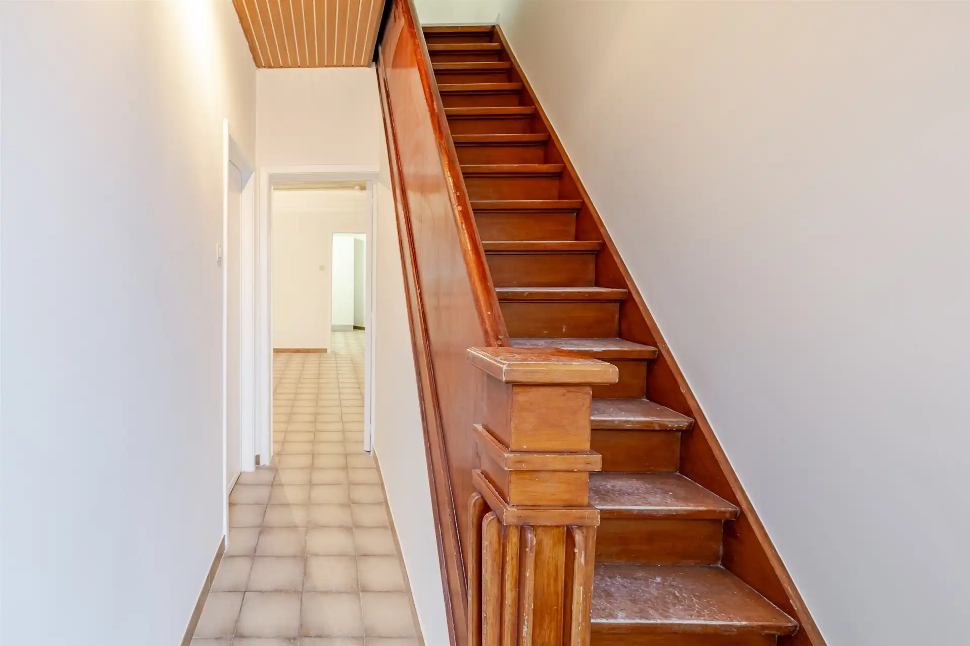 Charmante gezinswoning met tuin en zijdoorgang in rustige straat te Denderleeuw foto 10