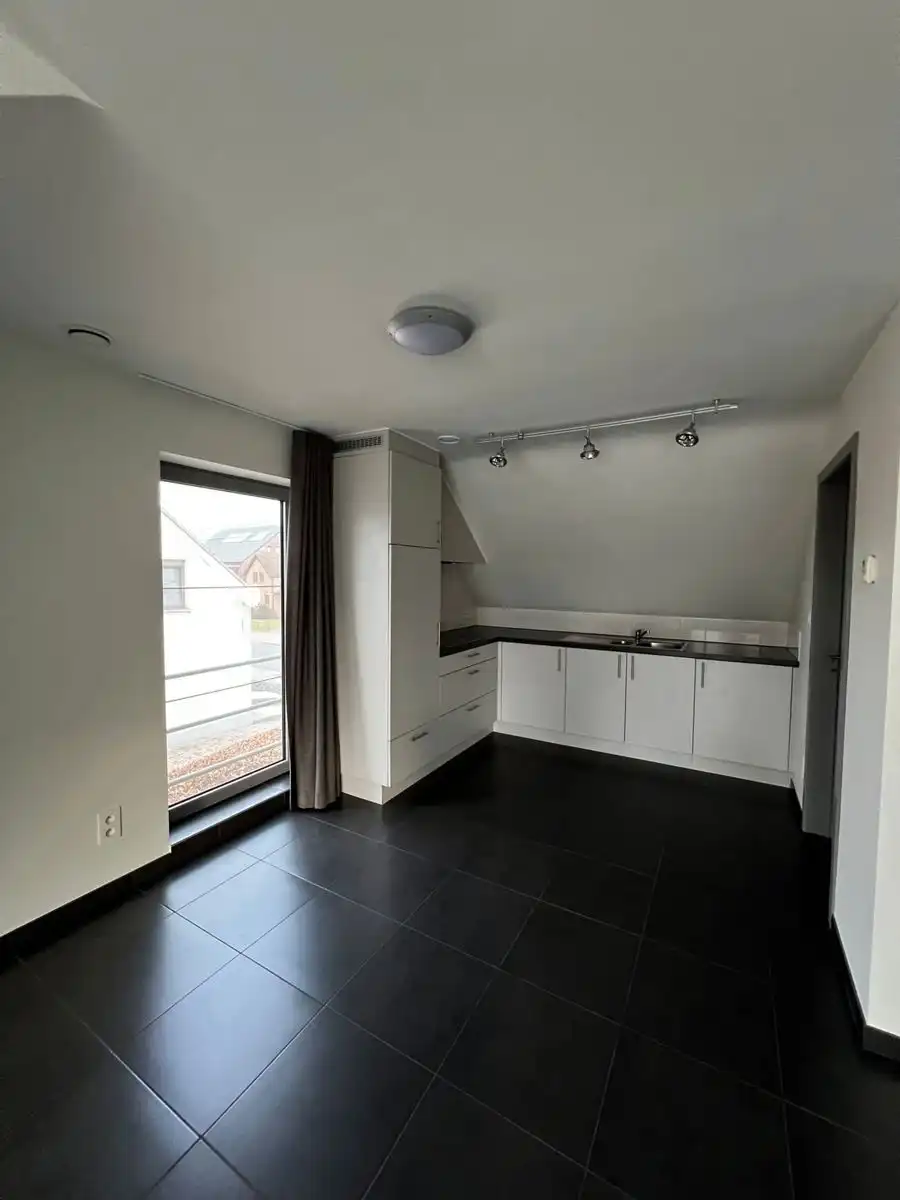 Goed onderhouden appartement met 2 slaapkamers. foto 2