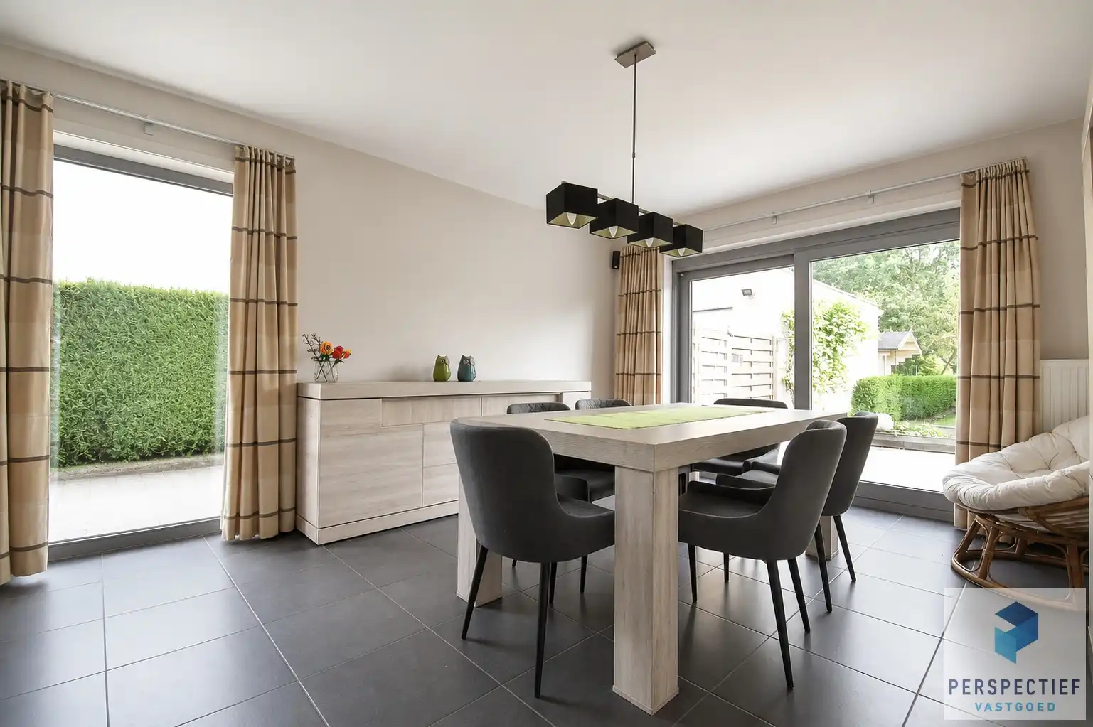 Ruime halfvrijstaande woning met tuin in centrum Oedelem. foto 9