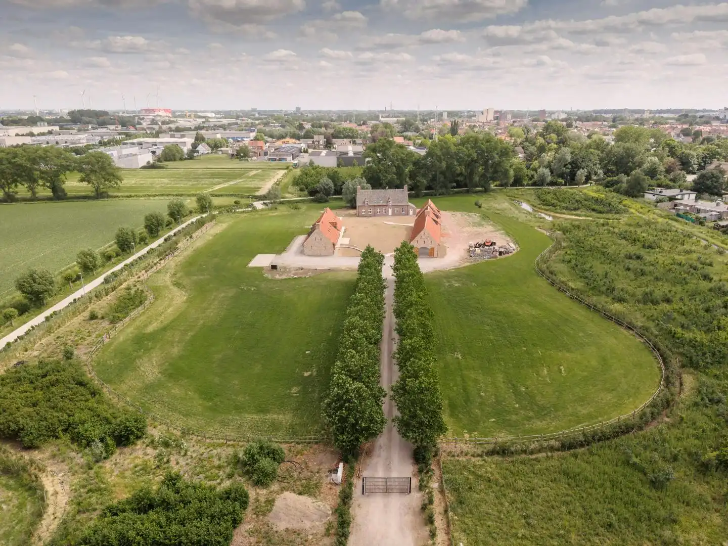 Uitzonderlijke nieuwbouwhoeve op ruim 2 hectare in Roeselare foto 4