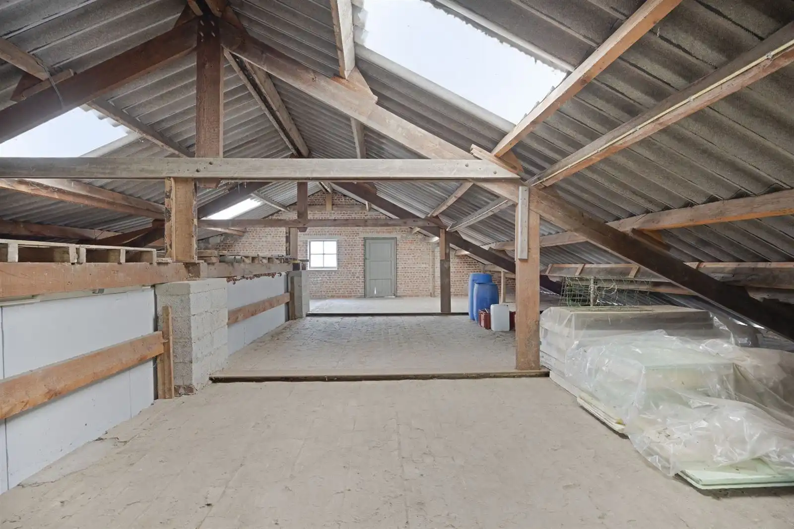 Woning met ruime loods te koop foto 39