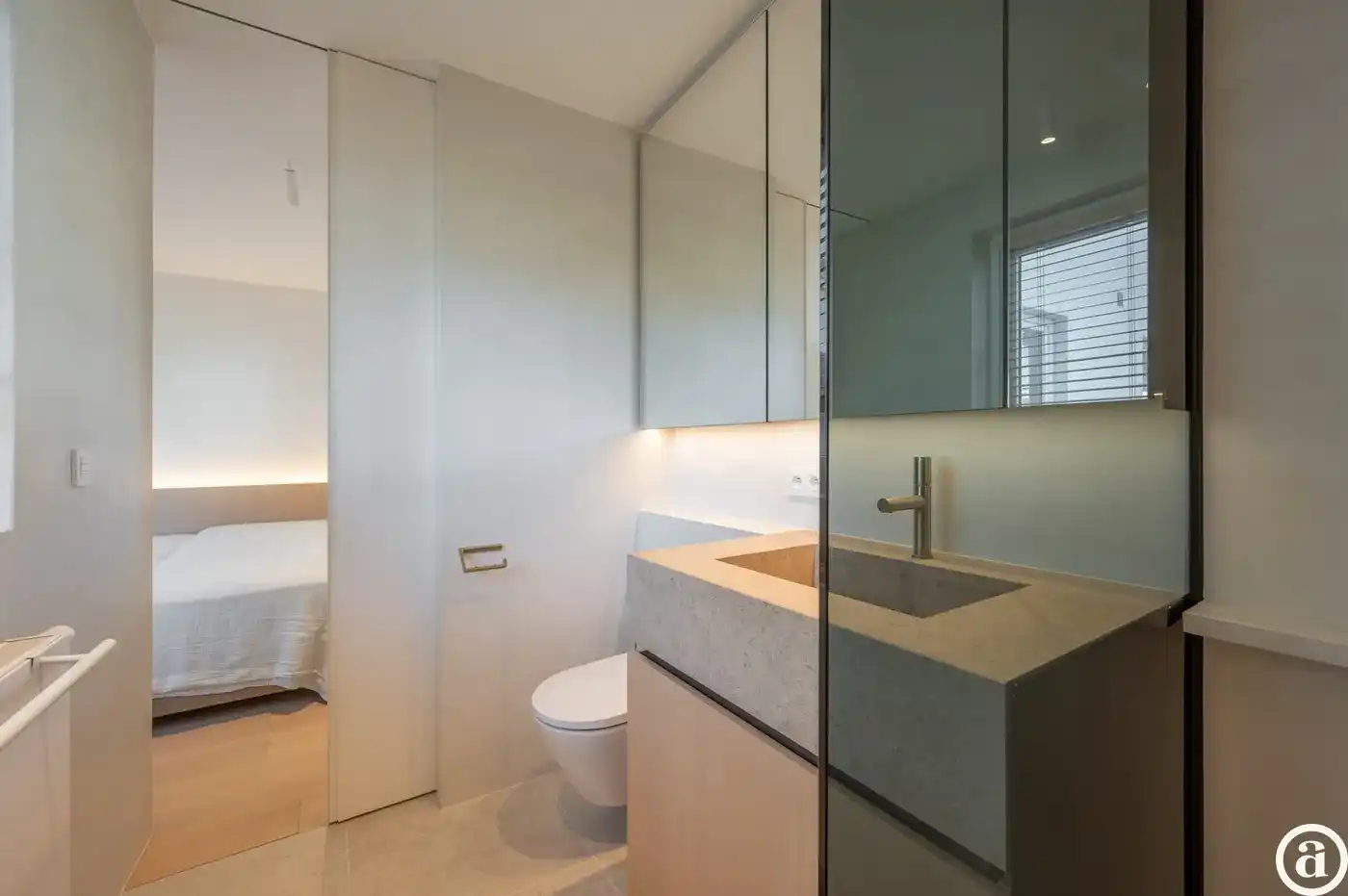 Luxueus gerenoveerd hoekappartement met zeezicht vlakbij de wandeldijk in het Zoute. foto 27