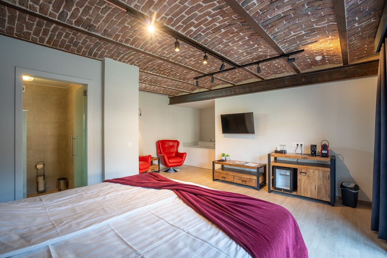 Prachtig gerenoveerde vierkantshoeve (B&B) met wellness te Heers foto 14