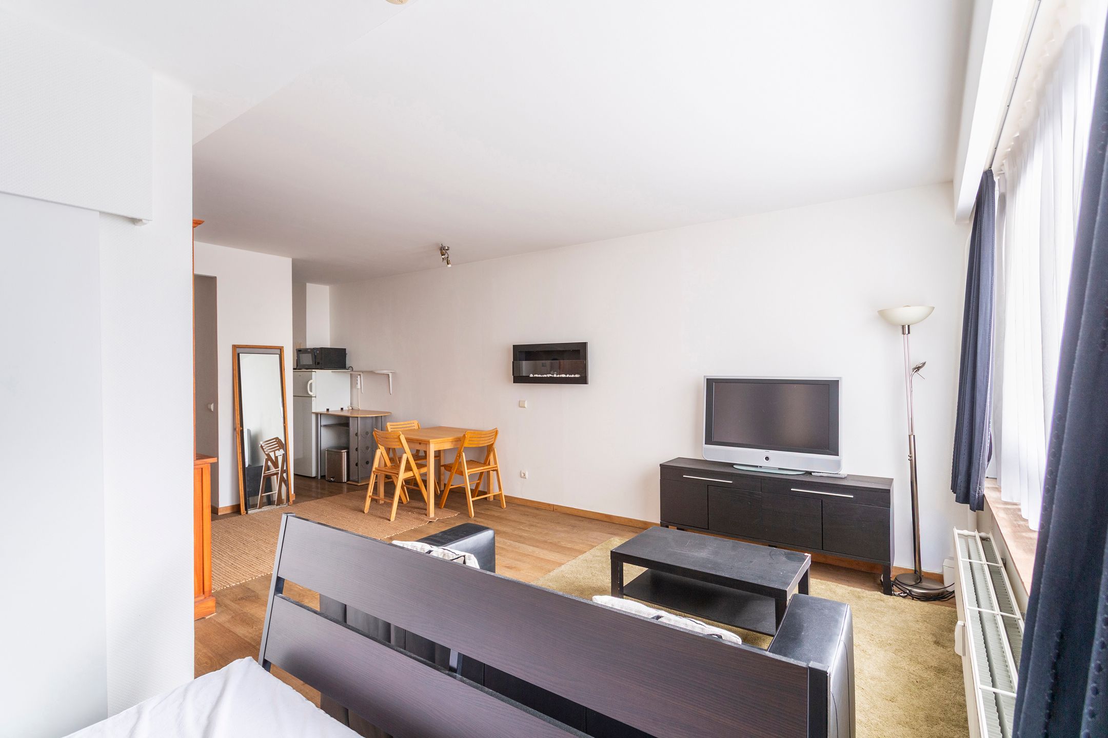 volledig gemeubeld studioappartement aan het Theaterplein foto 4