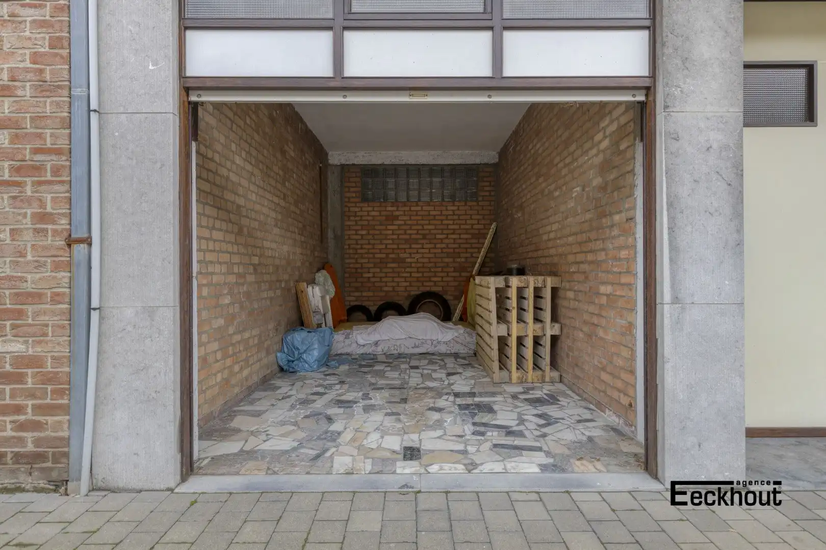 Ruime woning met 2 garageboxen en grote opslagplaats/garage foto 17