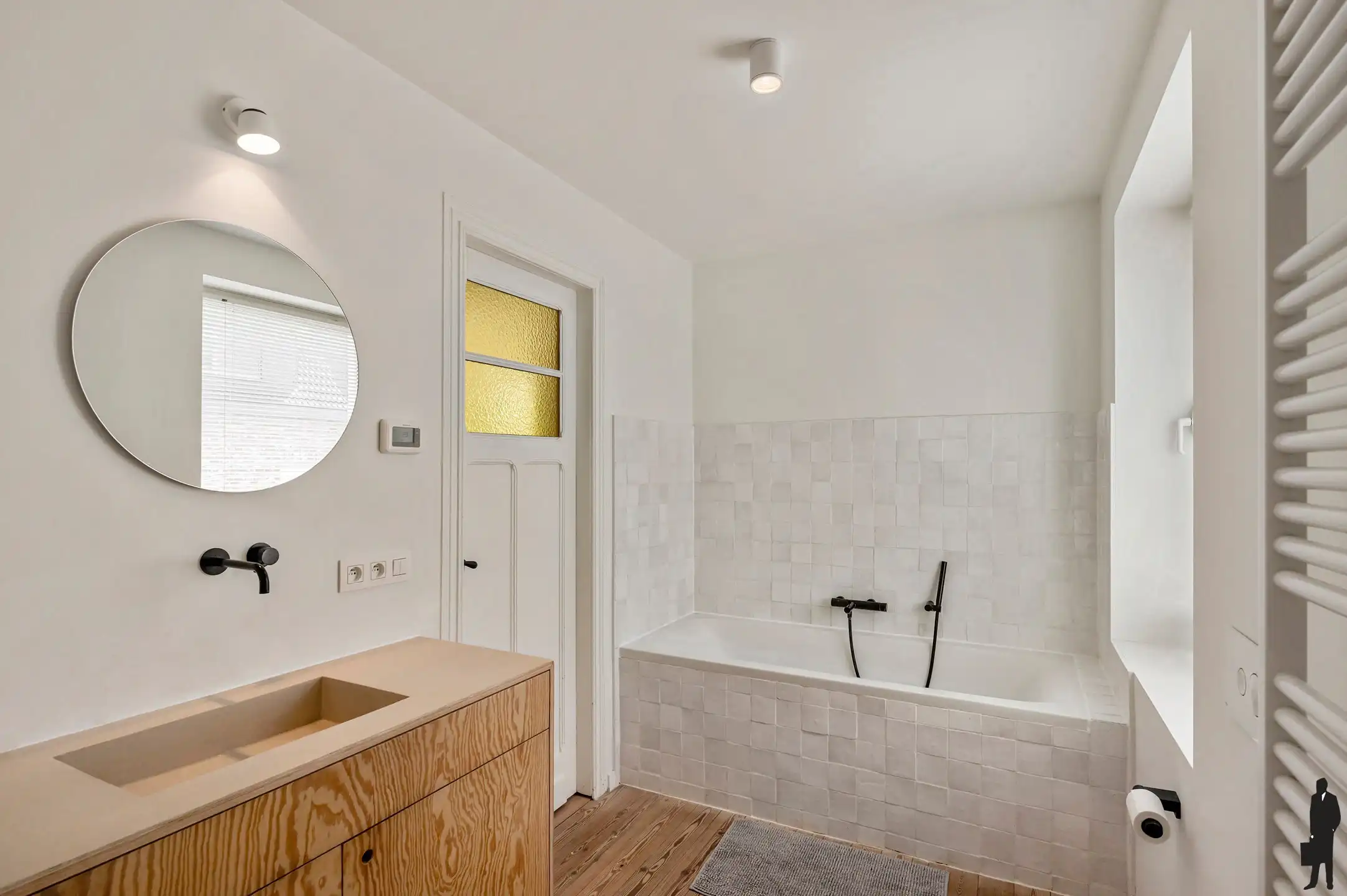 Moderne architecturale woning, gerenoveerd door Studio Noord, met oog voor detail en authenticiteit foto 31