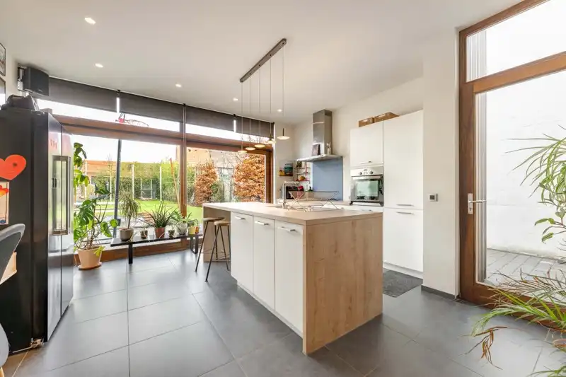 Verborgen parel met 3 slaapkamers en garage in Deerlijk TE KOOP! foto 5