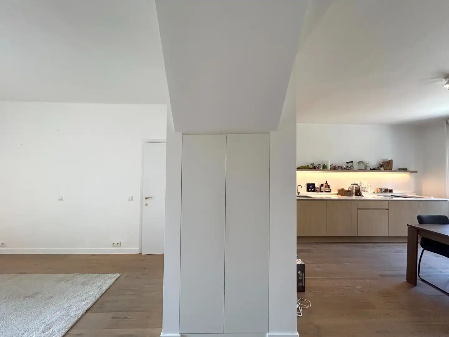 Instapklaar twee-slaapkamerappartement te centrum Tielt! foto 4