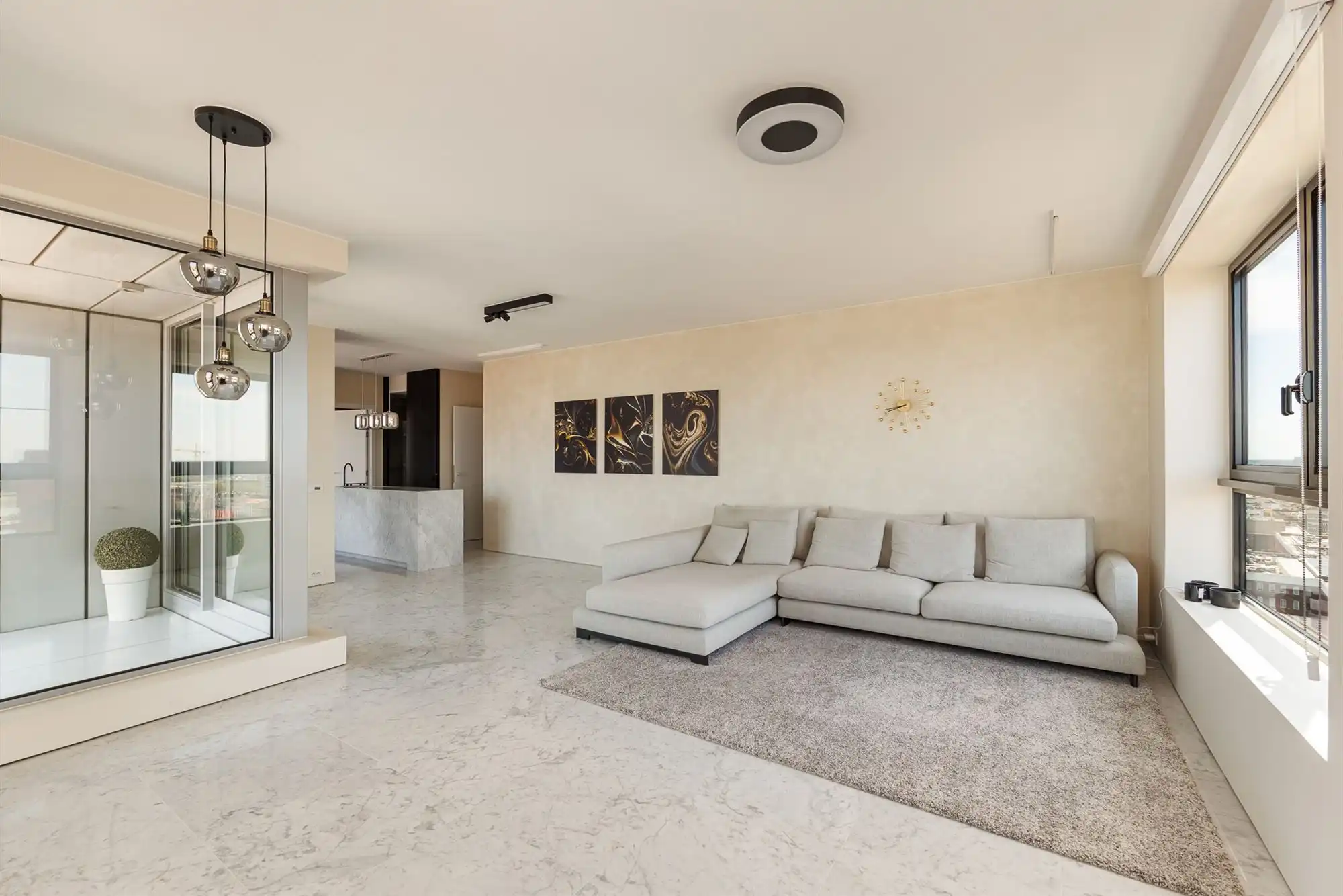 Luxueus appartement op 16e verd. met panoramisch uitzicht foto 5