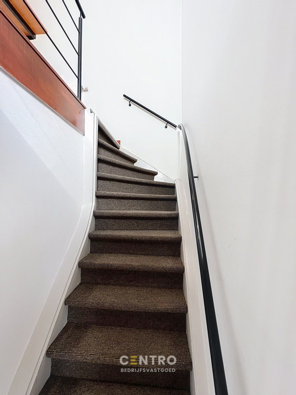 Veelzijdig pand bestaande uit RUIME woning met kantoor/praktijk/winkelruimte (267m²) + VERHUURD handelsgelijkvloers (238m²) op COMMERCIËLE ligging te Tielt! foto 22