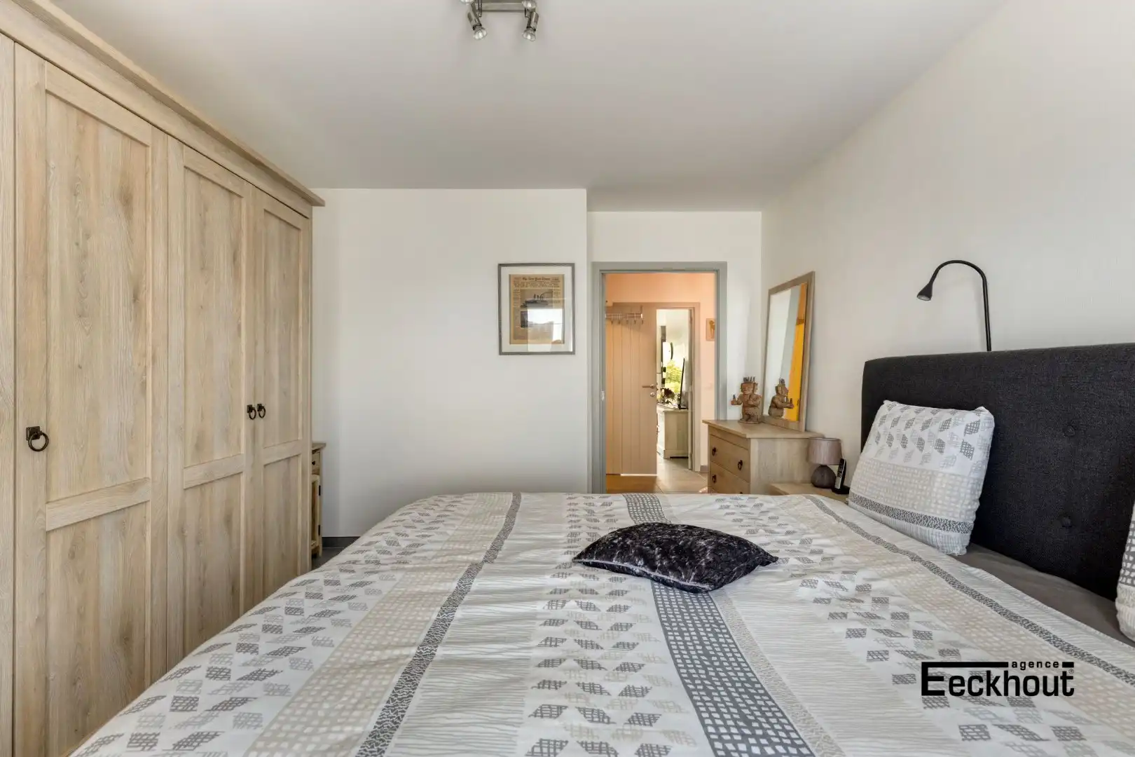Modern 2-slaapkamer appartement met open zicht op groen foto 15