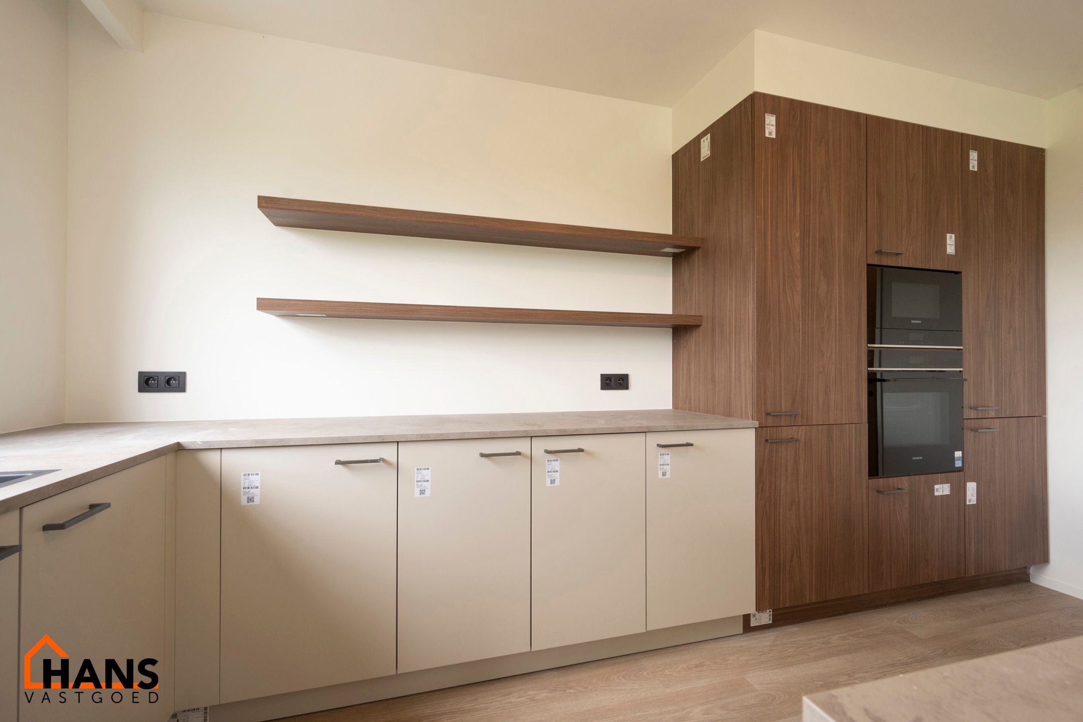 Ruim, gerenoveerd appartement met garagebox foto 4