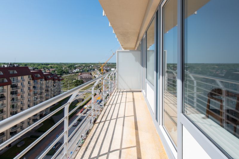 Gerenoveerd 3-slaapkamer doorloop appartement met frontaal zeezicht te koop foto 14