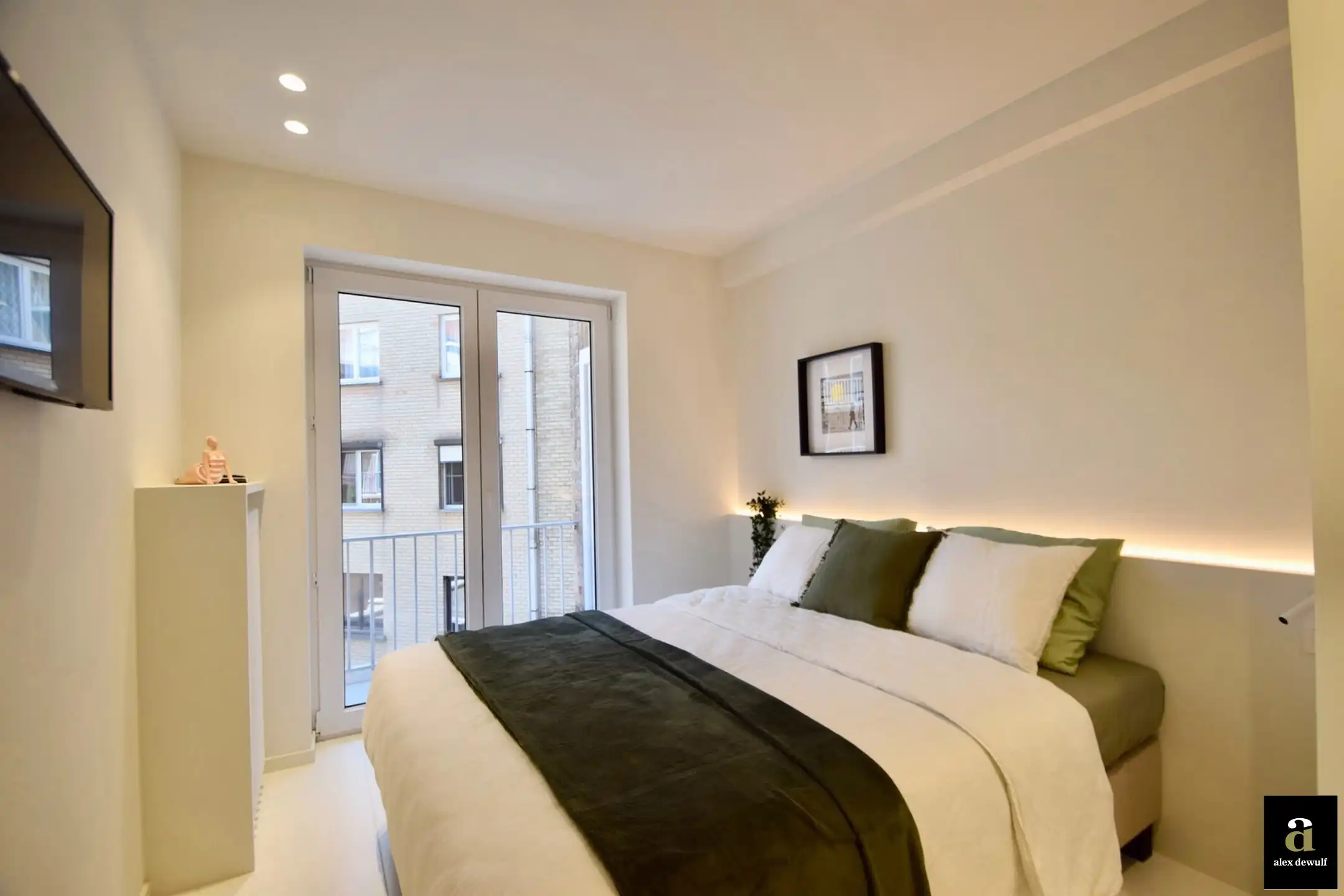 Lichtrijk gerenoveerd appartement nabij de winkels, het strand en de zee. foto 6