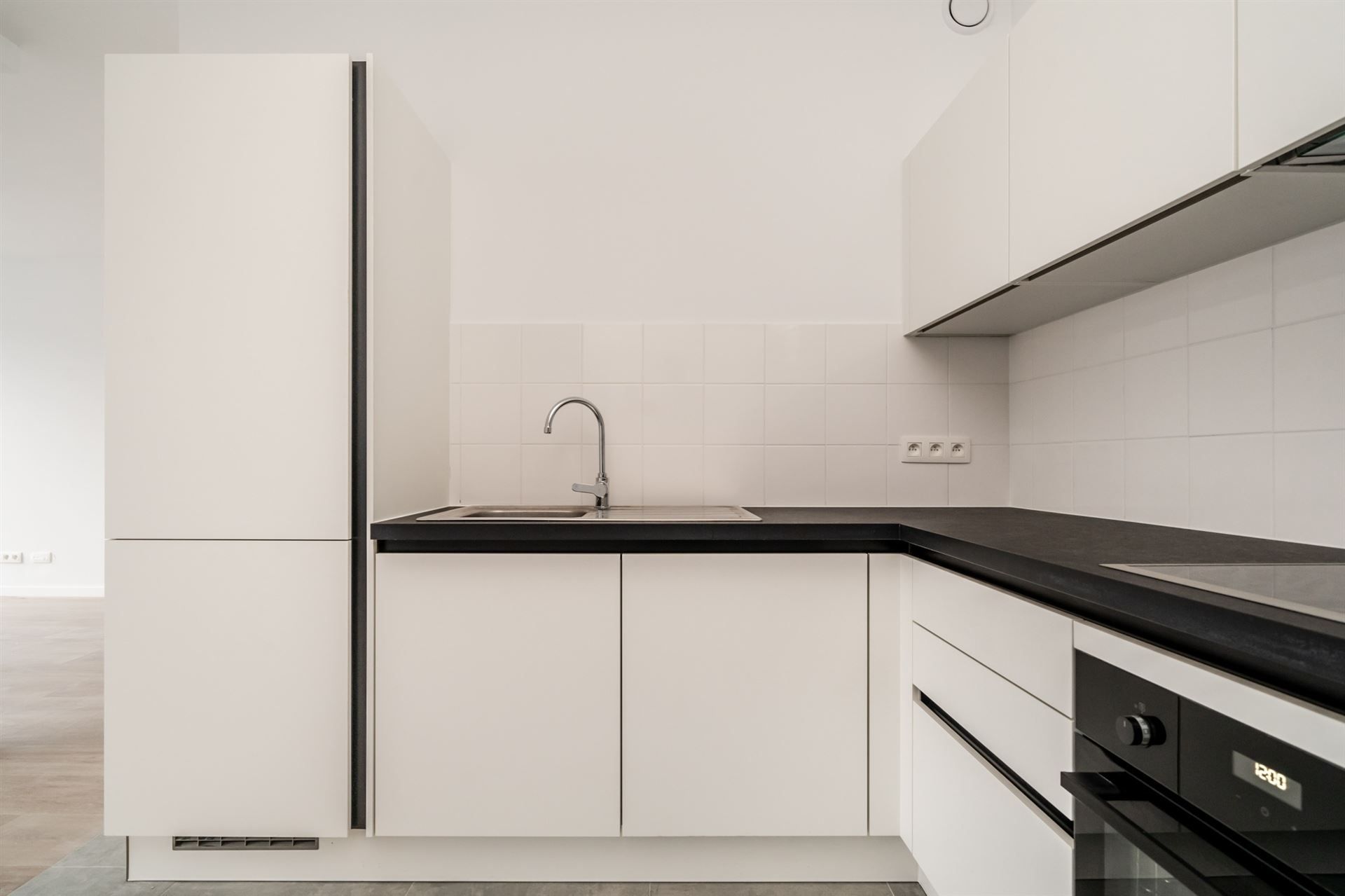 Dicht bij het Tour&Taxis-terrein, prachtig duplex met 2 slaapkamers : foto 4