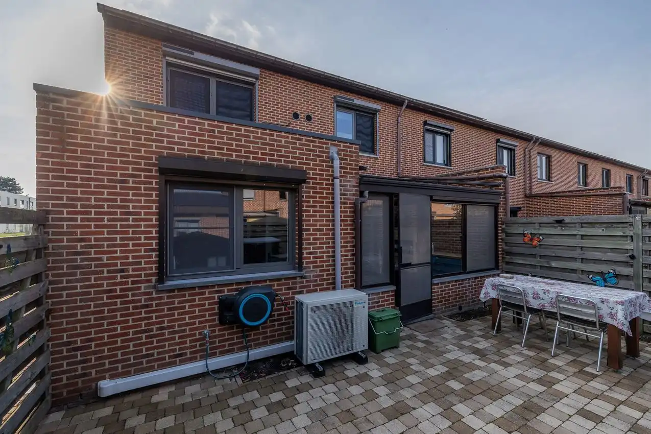 Gelijkvloerse woning EPC B met inpandige garage en gezellige tuin foto 11