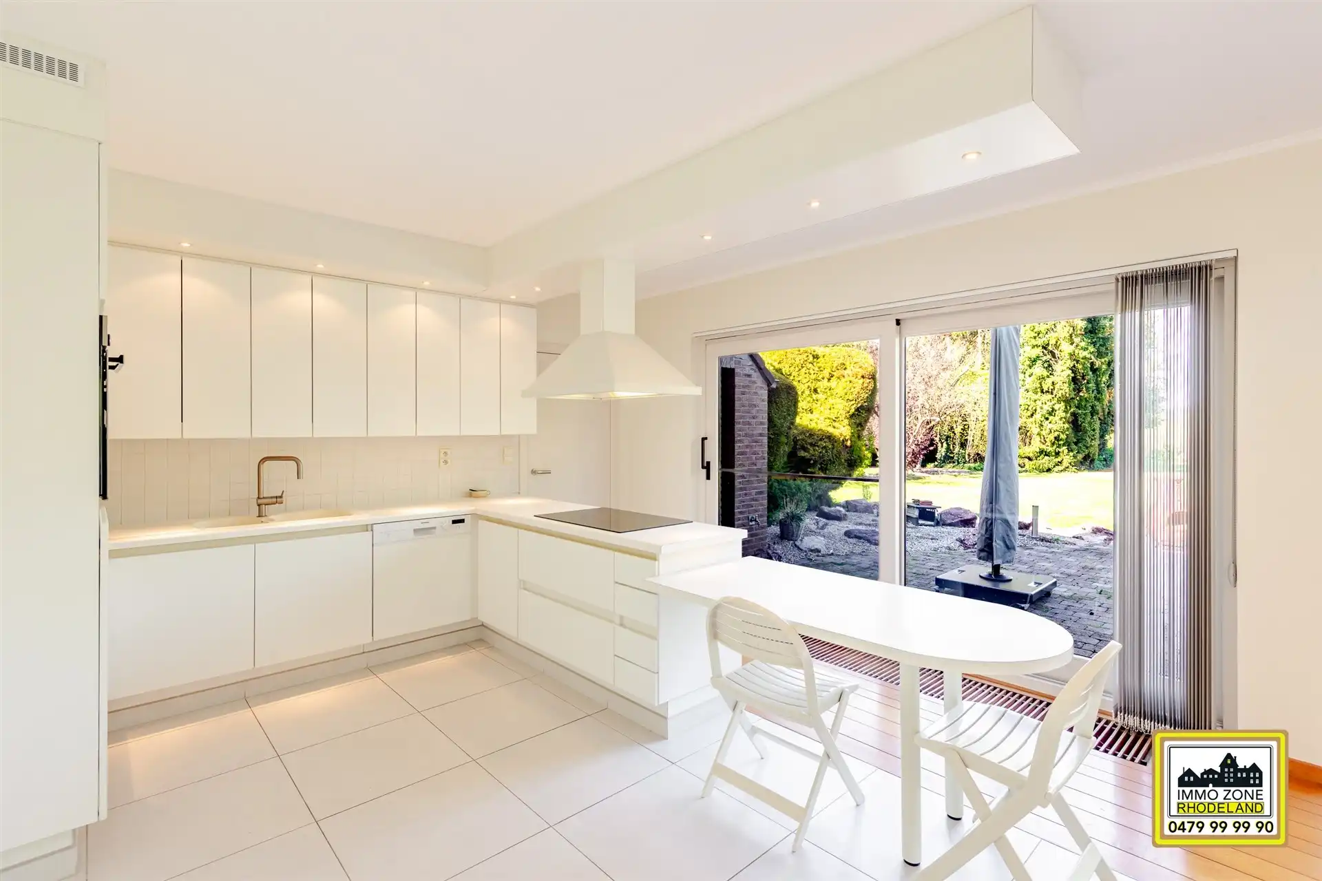 Prachtige villa met grote tuin met ideale ligging foto 11