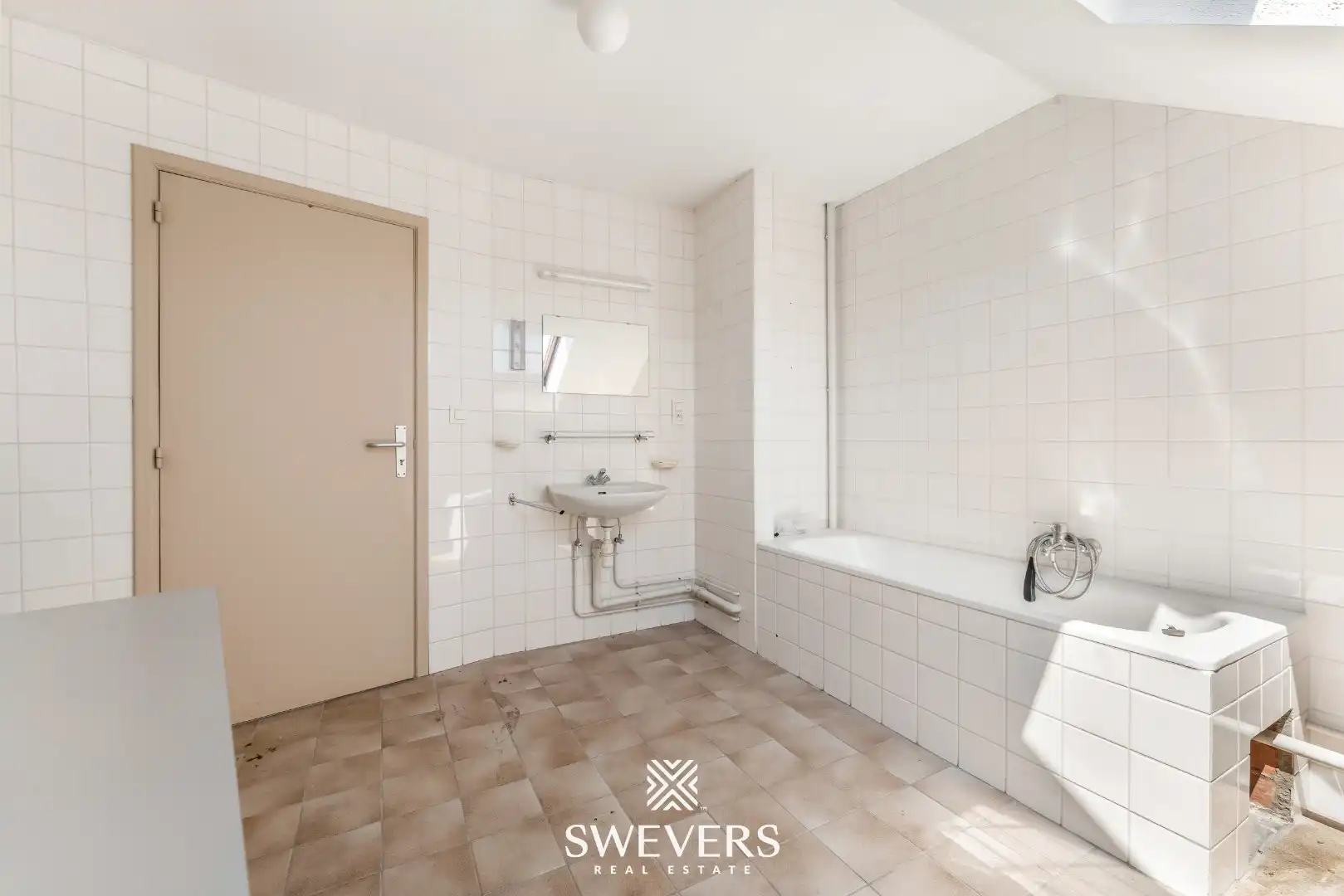 Veelzijdig handelspand op toplocatie in het centrum van Beringen foto 28