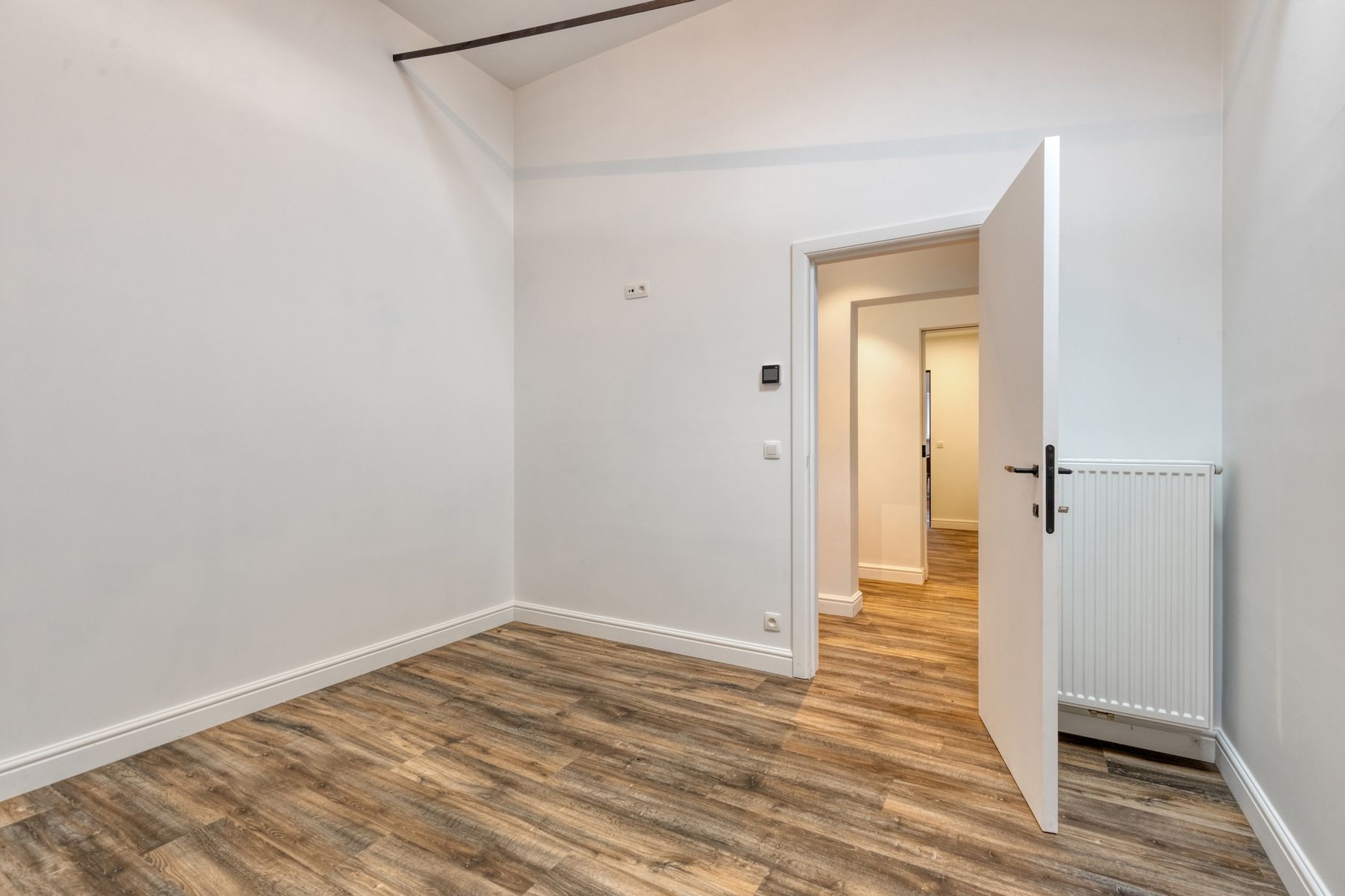 Recent vernieuwde loods met bovenliggend luxe appartement ! foto 39