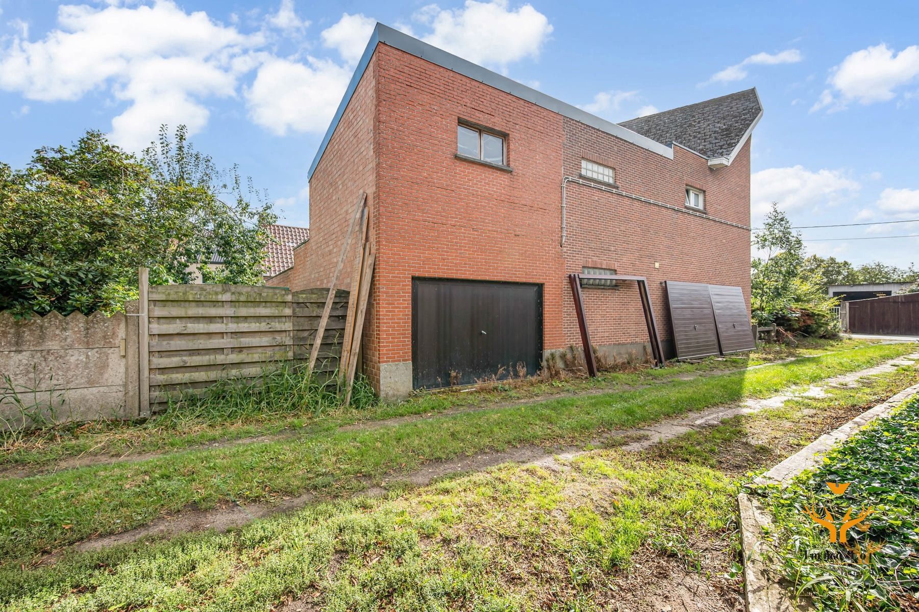 Ruime vrijstaande woning met 5 slaapkamers foto 3