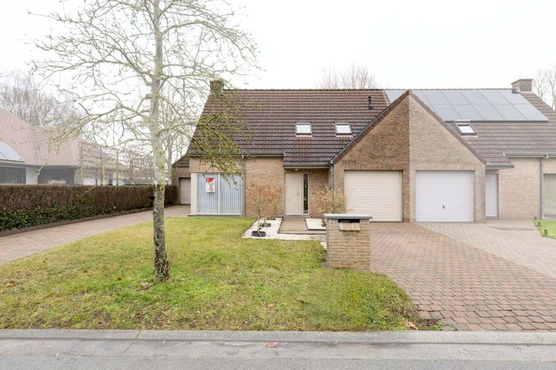 Instapklare halfopen woning met 4 slaapkamers en zonnige tuin TE KOOP in Oostrozebeke! foto 28