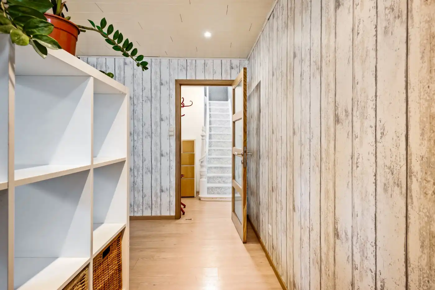 Gesloten bebouwing met 2 slpk., tuinberging en tuin foto 11