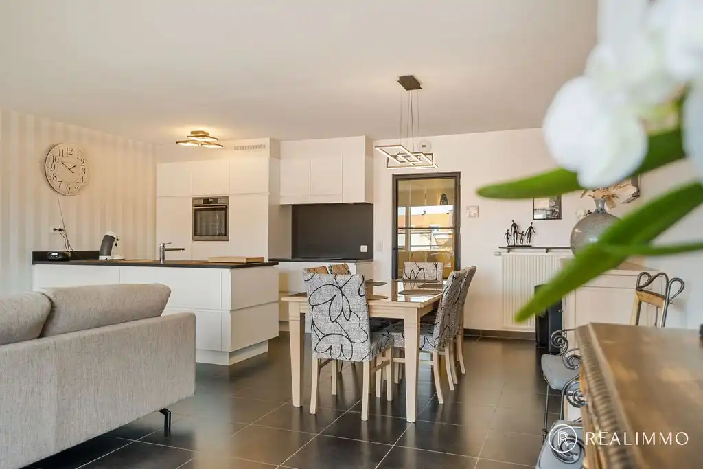 Lichtrijk appartement met twee autostaanplaatsen Avelgem foto 8