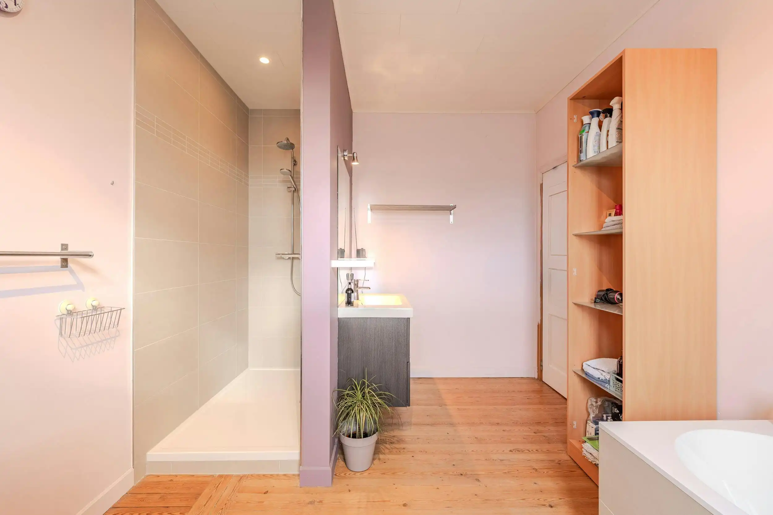 Recent gerenoveerd huis te koop in Ieper foto 22