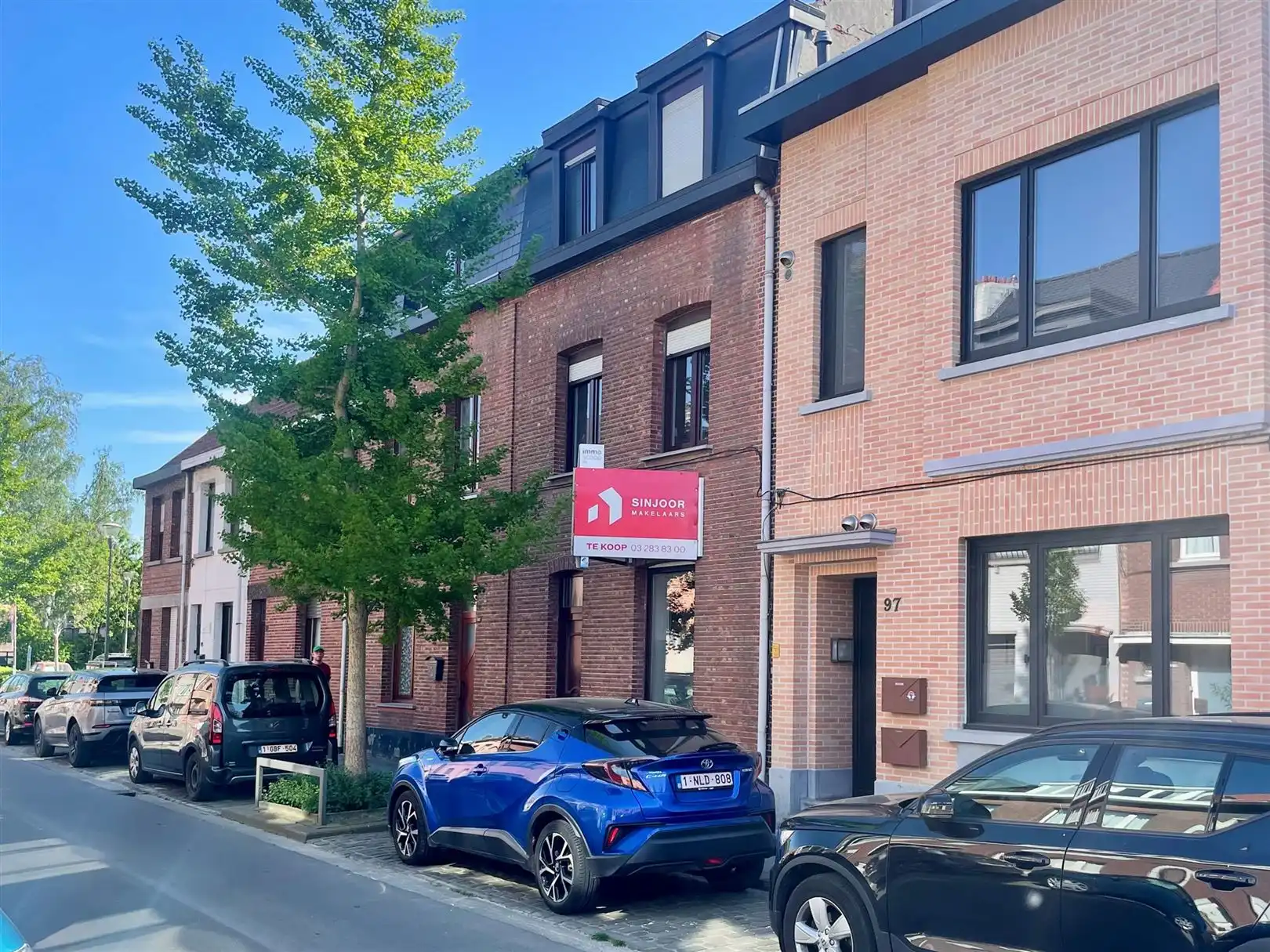 Hoofdfoto van de publicatie: Te renoveren gezinswoning met 4 slaapkamers in dorpskern.