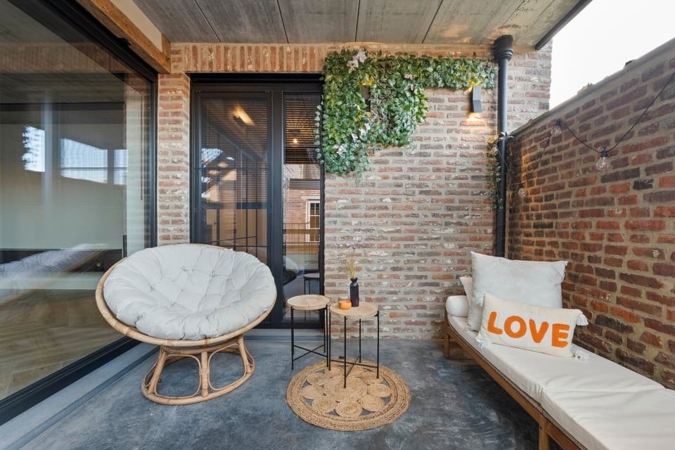 PRACHTIG GERENOVEERD APPARTEMENT MET GARAGE TE HUUR MIDDENIN HET CENTRUM VAN SINT-TRUIDEN foto 18