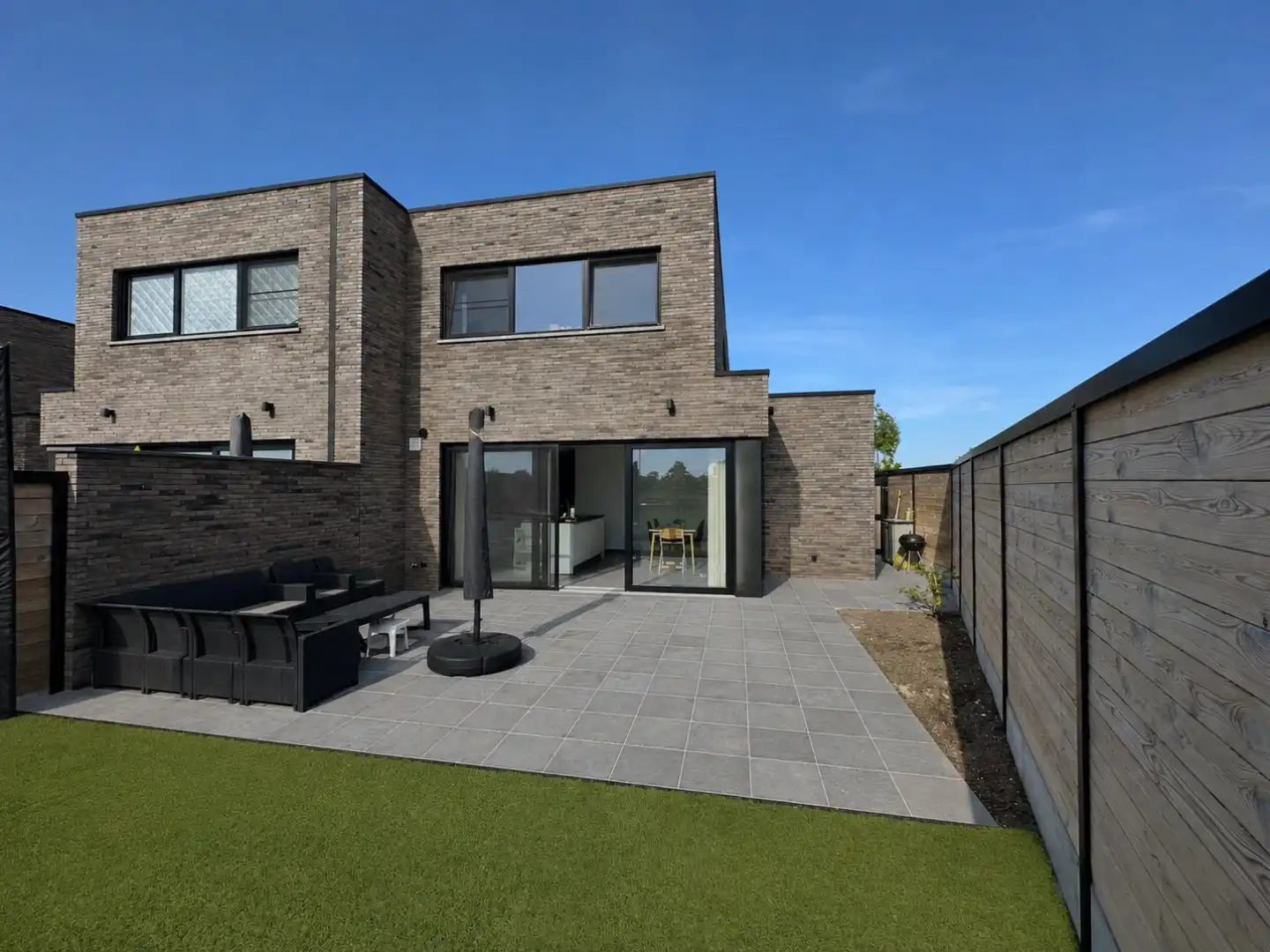 Hoogwaardig afgewerkte en energiezuinige woning, 3 slpk en tuin met landelijk zicht, Aartrijke. foto 2