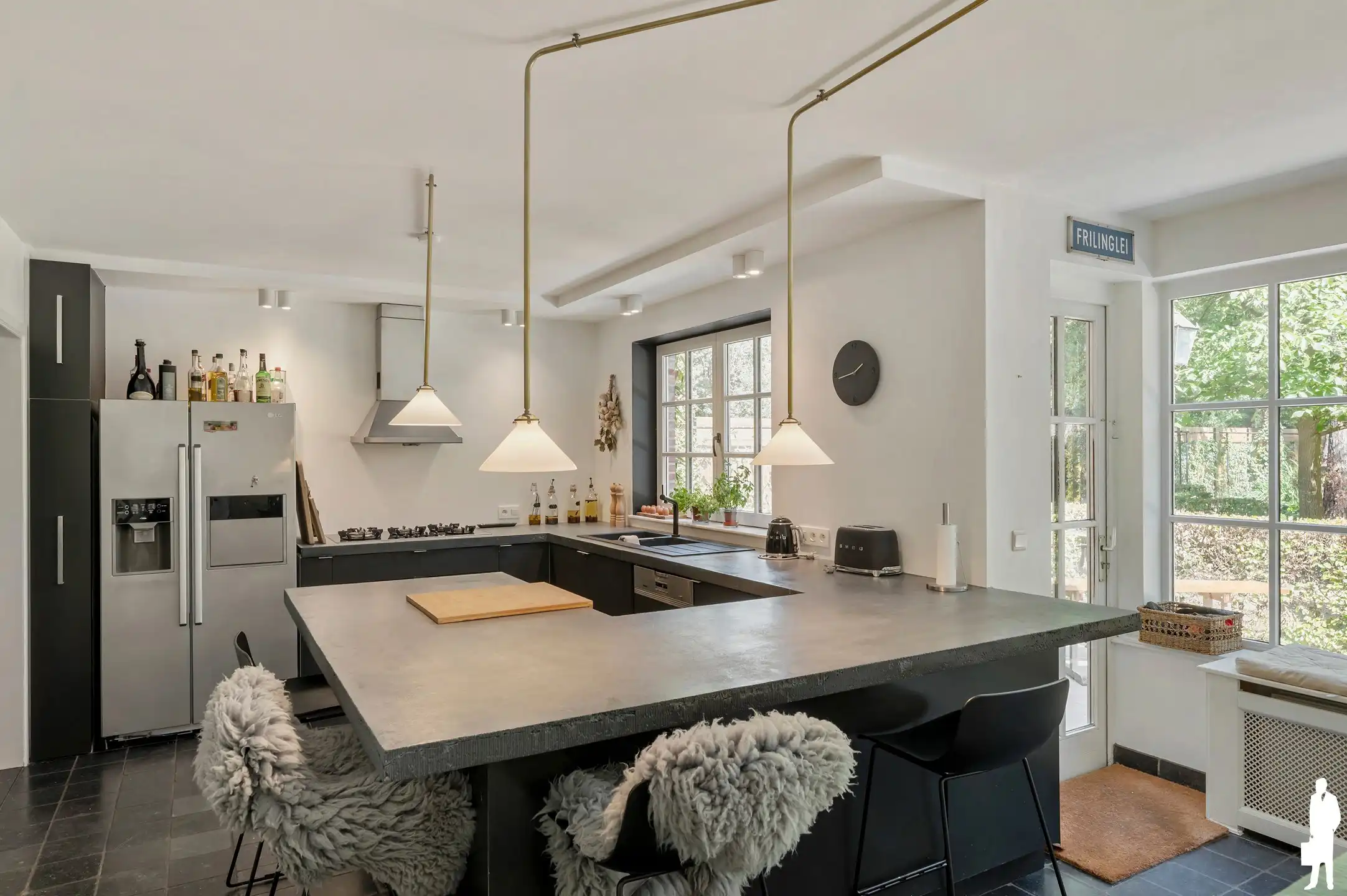 Tijdloze villa op mooi perceel van ca. 1.841m² in een uiterst rustige omgeving in Brasschaat! foto 6