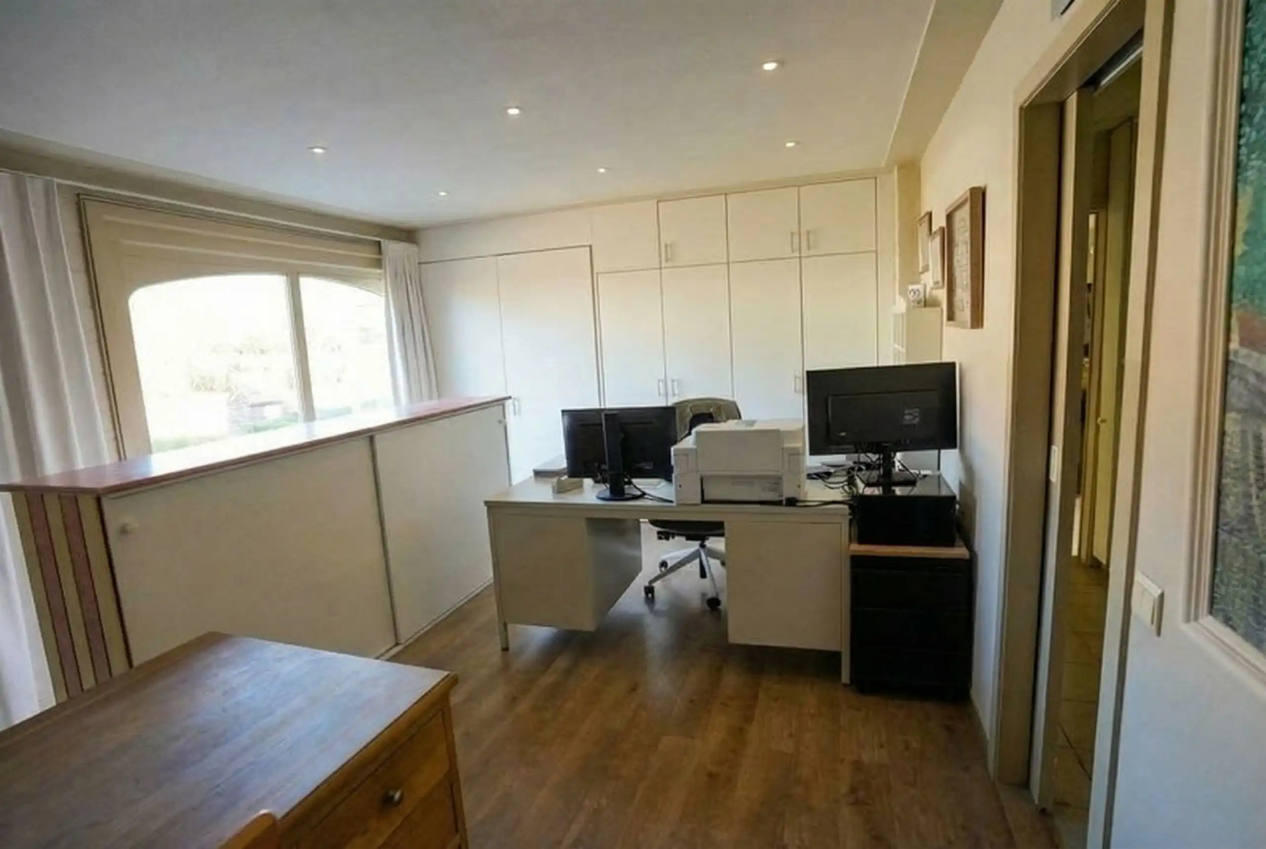 Ruime villa op 1.617 m² met kantoor/praktijk aan huis foto 22