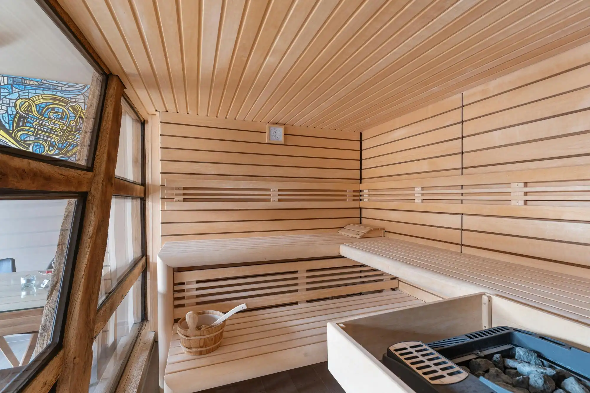 Exclusieve hoeve met wellness en ruime loods foto 11