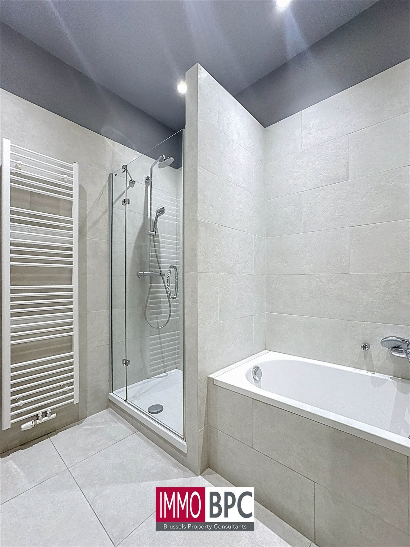 UITZONDERLIJKE MODERNE OPBRENGSTEIGENDOM IN GANSHOREN – 595 m² WOONOPPERVLAKTE foto 28