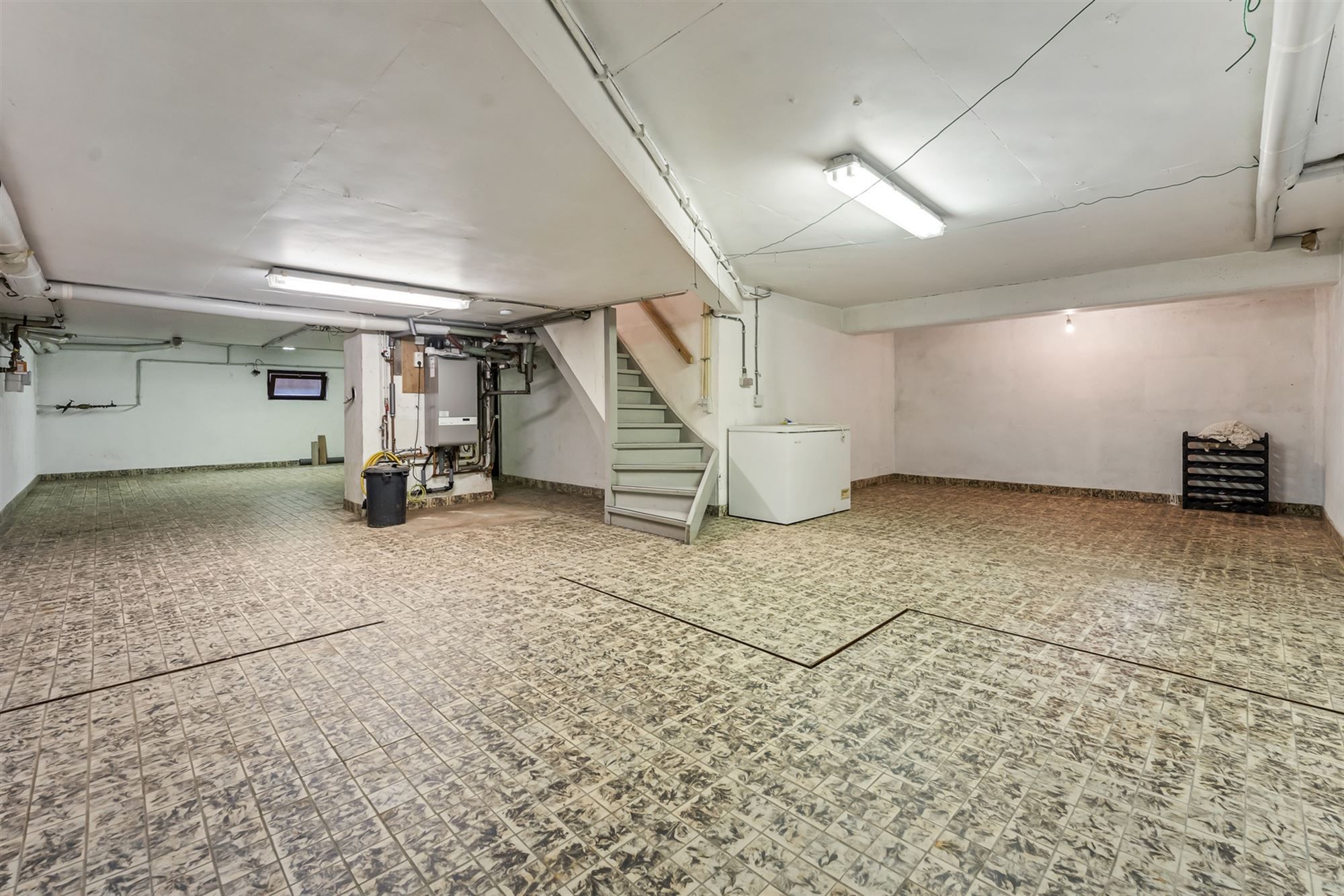 RUIME WONING (CA 250M2) VOLLEDIG ONDERKELDERD MET WERKHUIS VAN 130M2 foto 20