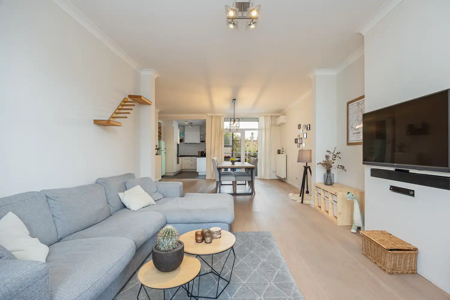 Gerenoveerd 3-slpk appartement van 130 m² met terras in Klein-Antwerpen foto 2