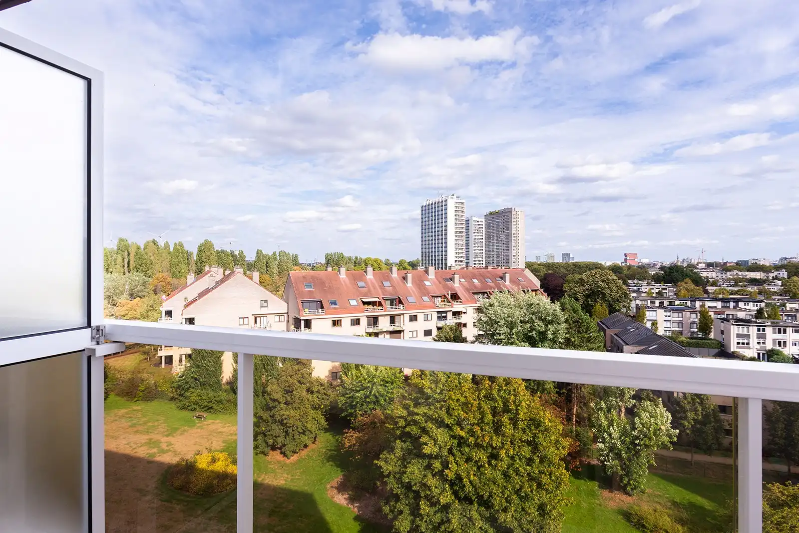 Mooi gerenoveerd 3-slaapkamerappartement met 2 terrassen, garage en 2 kelderbergingen foto 10