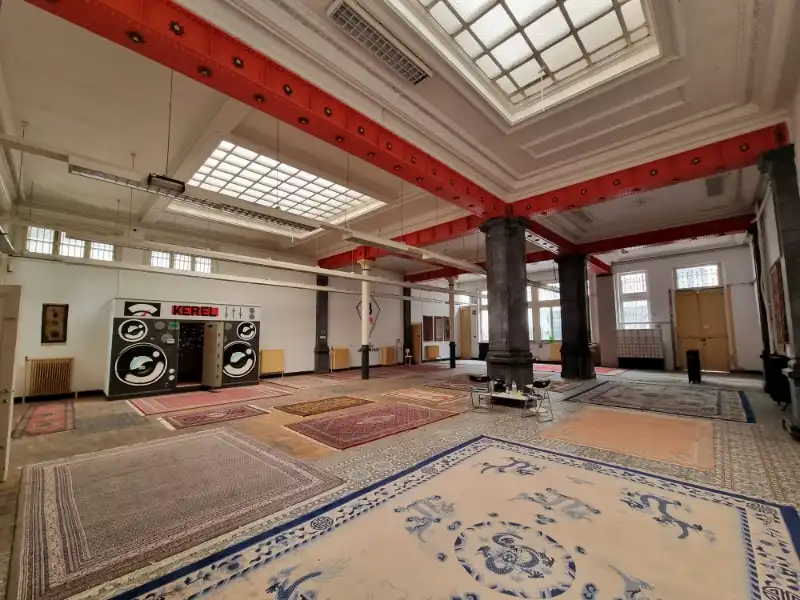 Historisch handelspand te huur foto {{pictureIndex}}