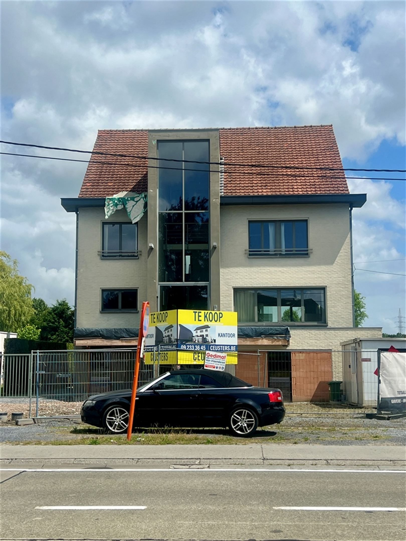 Kantoorgebouw foto 2