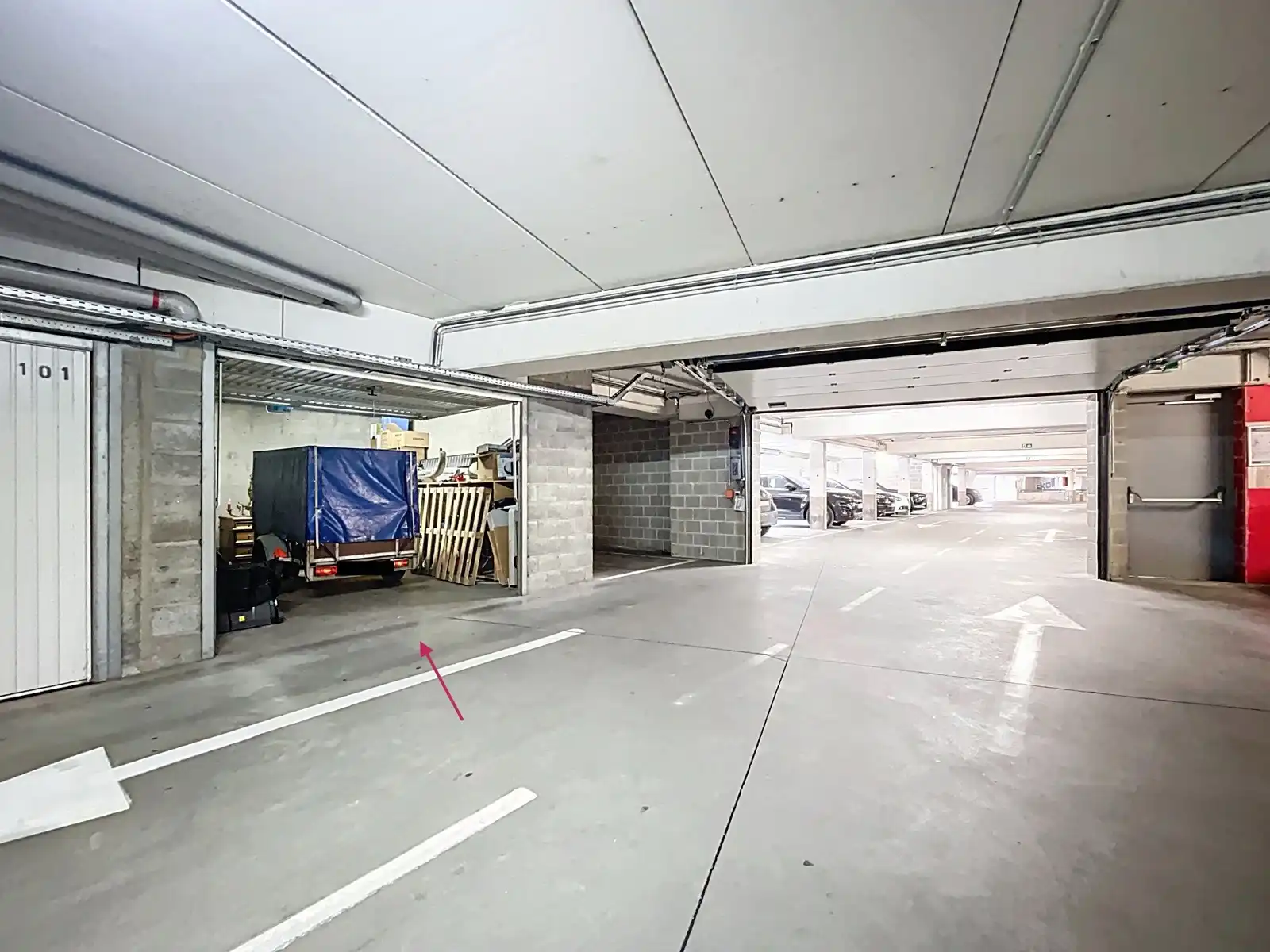 Afgesloten garagebox op toplocatie in de stad! foto 4