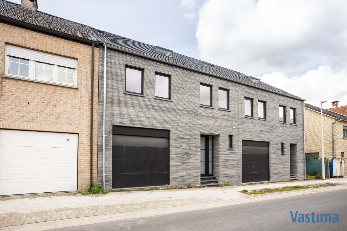 Nieuwbouw gesloten woning met 3 slaapkamers, garage en tuin foto 4