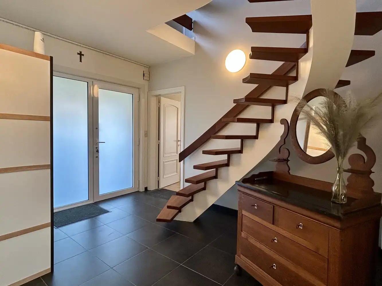 Instapklare woning met prachtige tuin in het rustige Korbeek-Lo foto 3