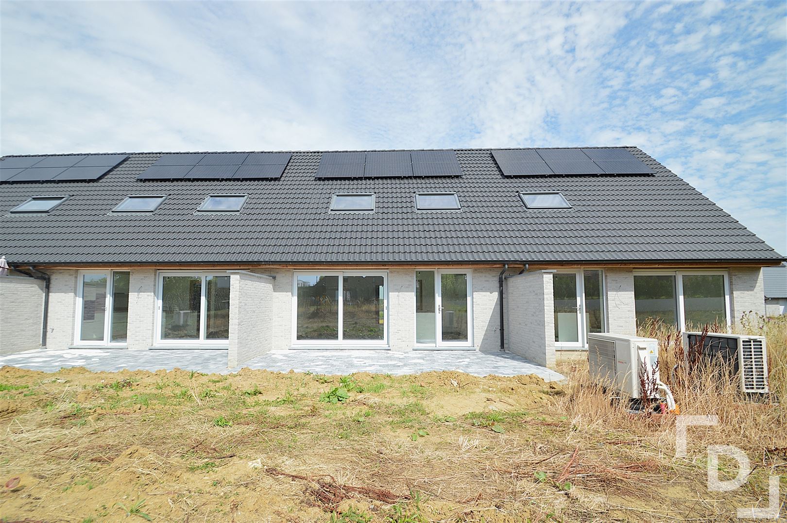 Nieuwbouwwoning met carport te huur in Wijtschate. foto 17