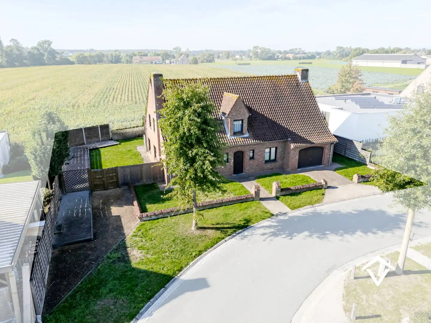 Hoofdfoto van de publicatie: Alleenstaande woning met een rustige ligging te Koekelare
