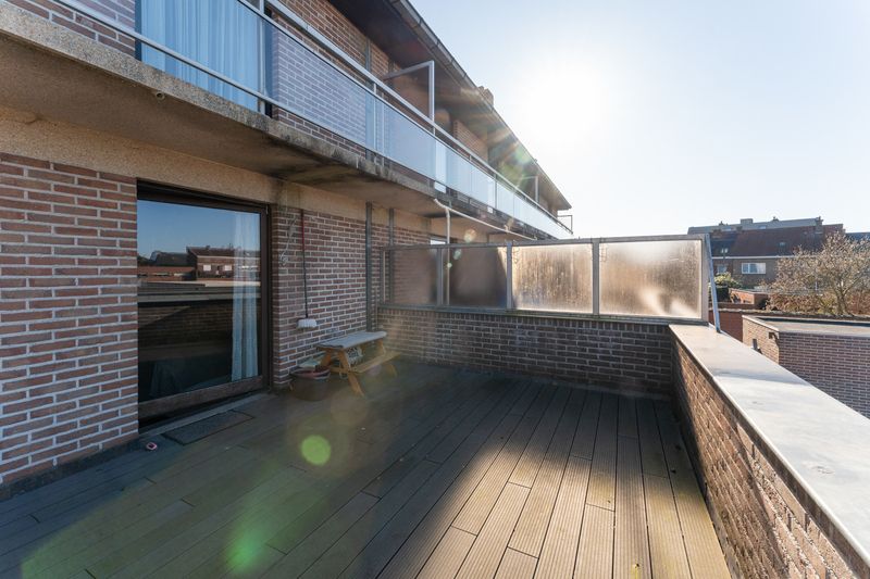 Roeselare : zeer ruim en lichtrijk appartement aan de rand van het centrum met 2 slps, terras vooraan en groot terras achteraan, opp 115 m2 foto 14